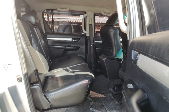REVO PRE 2019 2.4E AT DOUBLE CAB SILVER  7008 full