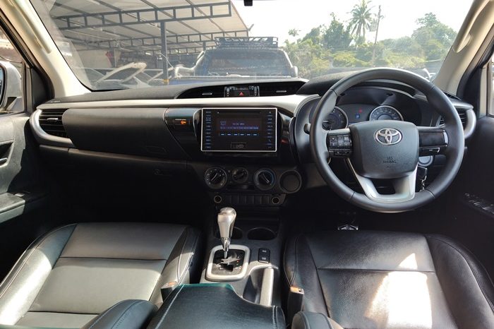 REVO PRE 2019 2.4E AT DOUBLE CAB SILVER  7008 full