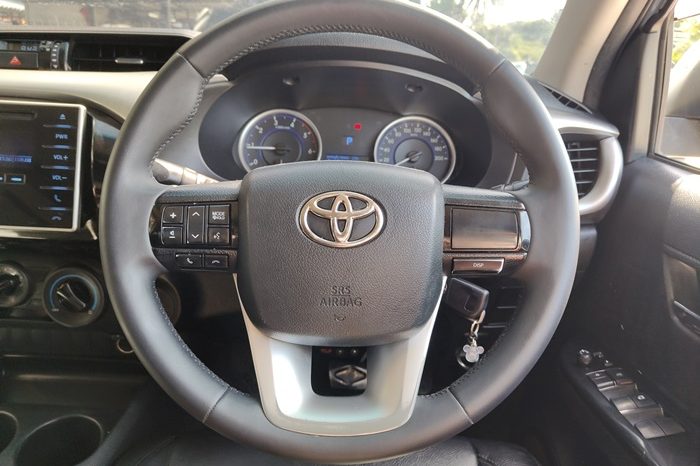 REVO PRE 2019 2.4E AT DOUBLE CAB SILVER  7008 full