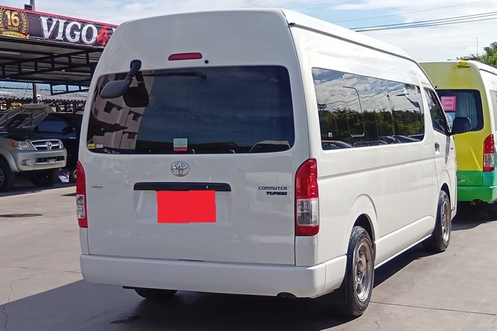 TOYOTA 2WD 2019 3.0 MT COMMUTER WHITE 3454 full