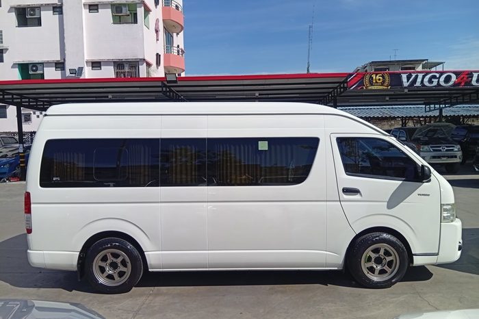 TOYOTA 2WD 2019 3.0 MT COMMUTER WHITE 3454 full