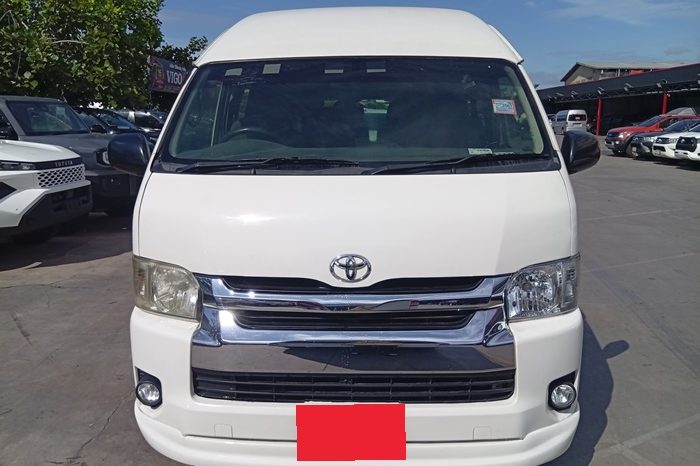 TOYOTA 2WD 2019 2.7 MT COMMUTER WHITE  857 full