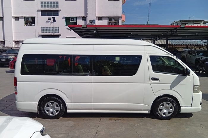 TOYOTA 2WD 2019 2.7 MT COMMUTER WHITE  857 full