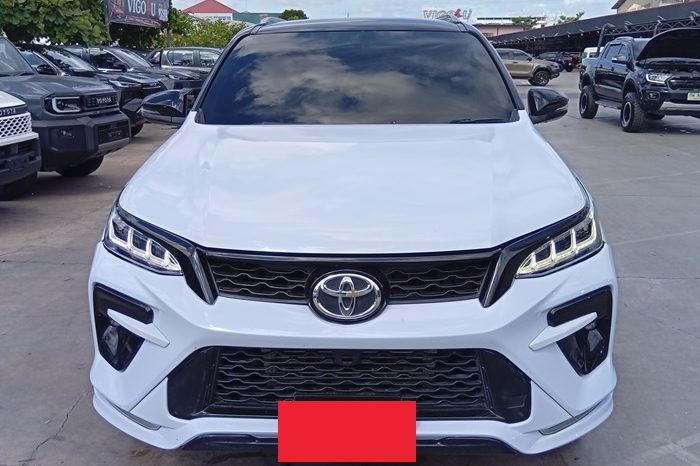 TOYOTA 4WD 2017 2.8V AT FORTUNER WHITE  1153 full