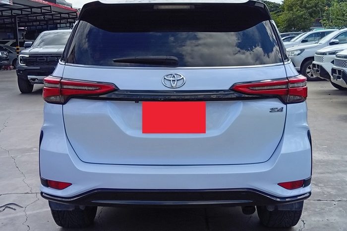TOYOTA 4WD 2017 2.8V AT FORTUNER WHITE  1153 full