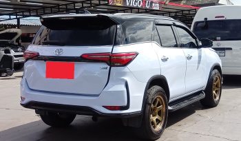 TOYOTA 4WD 2017 2.8V AT FORTUNER WHITE  1153 full