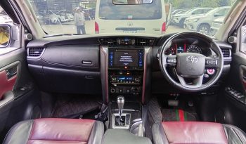 TOYOTA 4WD 2017 2.8V AT FORTUNER WHITE  1153 full