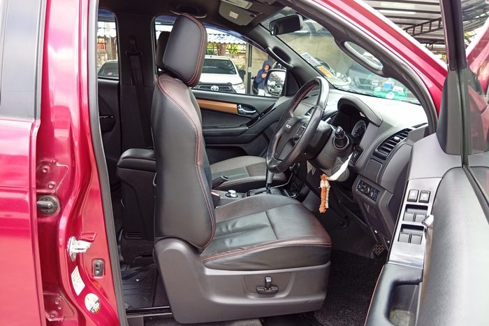ISUZU 4WD 2019 3.0 AT DOUBLE CAB RED  3598 full