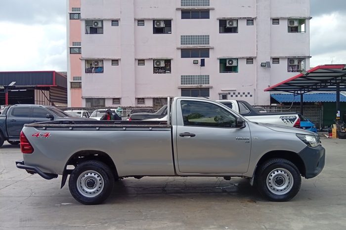 REVO 4WD 2017 2.8J MT STANDARD SILVER  9965 full