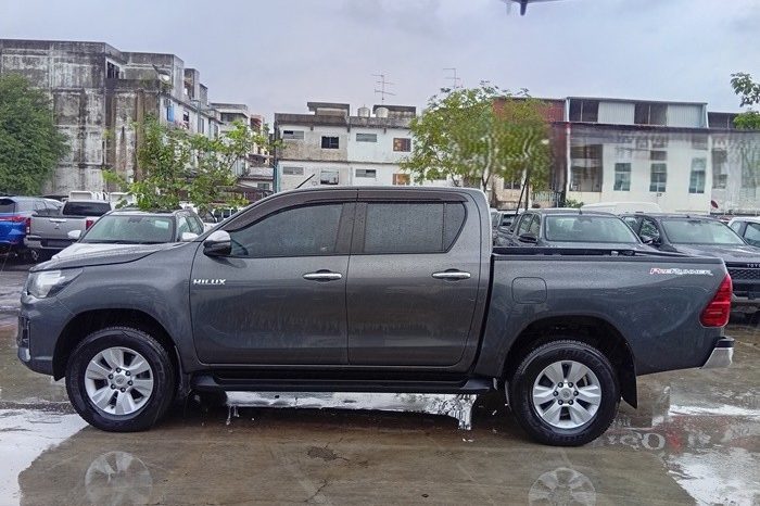 REVO PRE 2017 2.4E AT DOUBLE CAB DARK GREY  6709 full