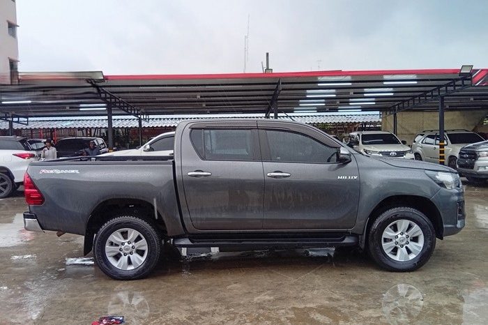 REVO PRE 2017 2.4E AT DOUBLE CAB DARK GREY  6709 full