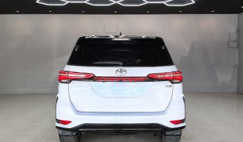 TOYOTA 4WD 2017 2.8V AT FORTUNER WHITE  1153 full