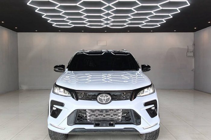 TOYOTA 4WD 2017 2.8V AT FORTUNER WHITE  1153 full