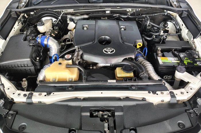 TOYOTA 4WD 2017 2.8V AT FORTUNER WHITE  1153 full