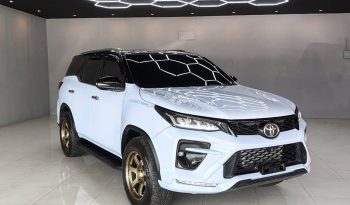 TOYOTA 4WD 2017 2.8V AT FORTUNER WHITE  1153 full
