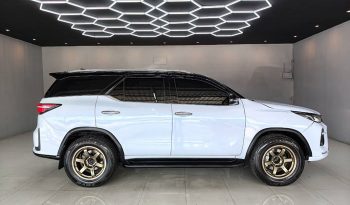 TOYOTA 4WD 2017 2.8V AT FORTUNER WHITE  1153 full