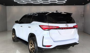 TOYOTA 4WD 2017 2.8V AT FORTUNER WHITE  1153 full
