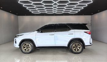 TOYOTA 4WD 2017 2.8V AT FORTUNER WHITE  1153 full