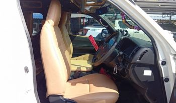 TOYOTA 2WD 2017 3.0 MT COMMUTER WHITE 1190 full