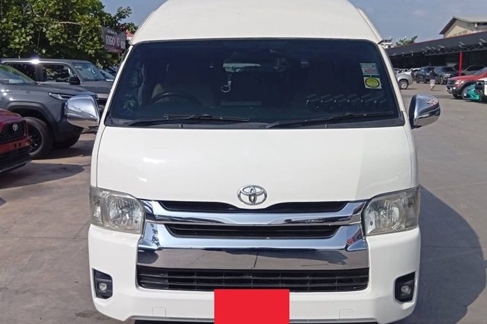 TOYOTA 2WD 2017 3.0 MT COMMUTER WHITE 1190 full