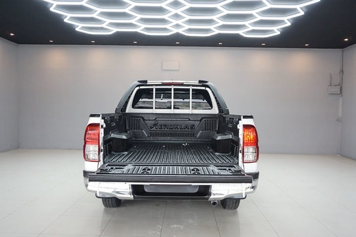 REVO 2WD 2018 2.4J MT STANDARD WHITE  1784 full