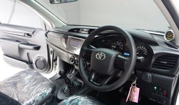 REVO 2WD 2018 2.4J MT STANDARD WHITE  1784 full