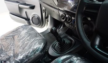 REVO 2WD 2018 2.4J MT STANDARD WHITE  1784 full