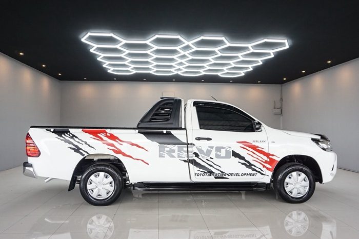REVO 2WD 2018 2.4J MT STANDARD WHITE  1784 full