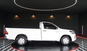 REVO 2WD 2021 2.4J MT STANDARD WHITE  2117 full