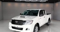 VIGO 2WD 205 2.5J MT SMART CAB WHITE  2197
