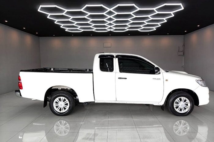 VIGO 2WD 205 2.5J MT SMART CAB WHITE  2197 full