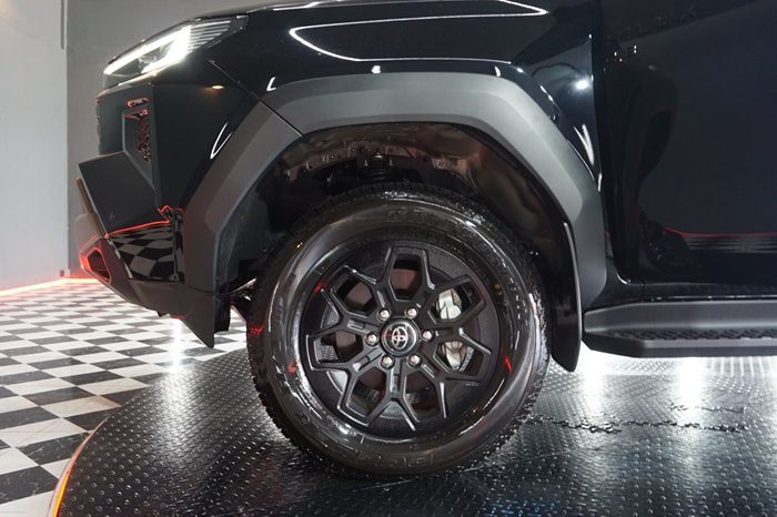 TRAVO OVERLAND PLUS 4WD 2026 2.8 AT DOUBLE CAB BLACK  24596 full