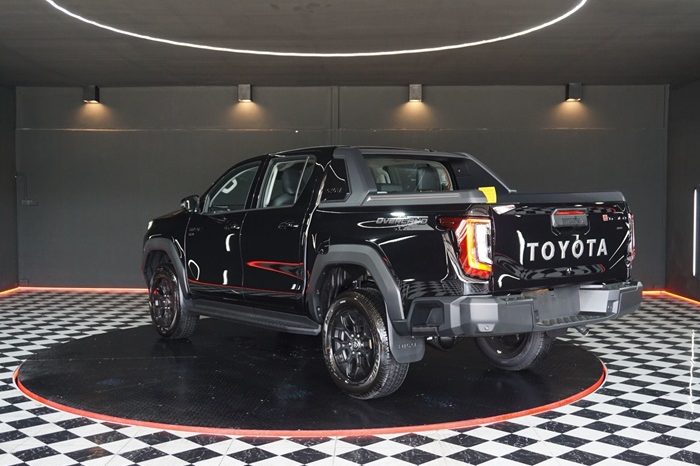 TRAVO OVERLAND PLUS 4WD 2026 2.8 AT DOUBLE CAB BLACK  24596 full