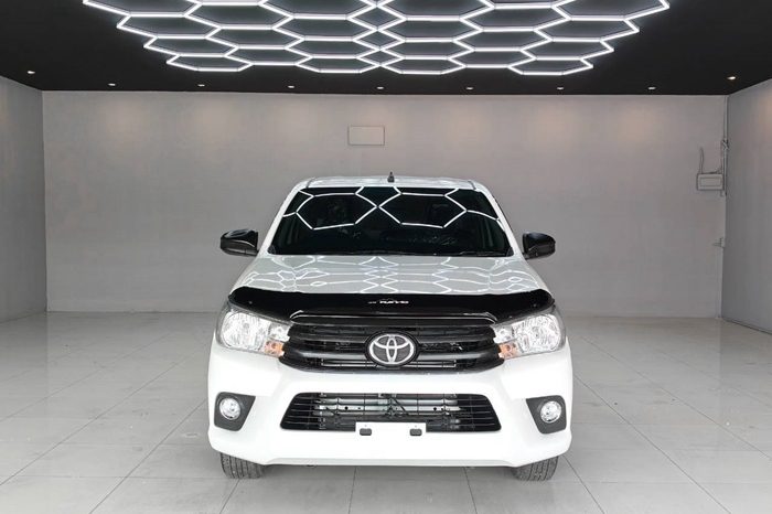 REVO 2WD 2019 2.4J MT STANDARD WHITE  2798 full