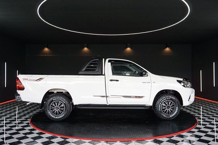 REVO 2WD 2019 2.4J MT STANDARD WHITE  3501 full