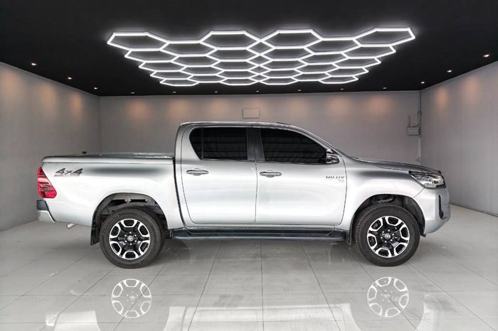 REVO 4WD 2022 2.8 HIGHT AT DOUBLE CAB SILVER  3804 full
