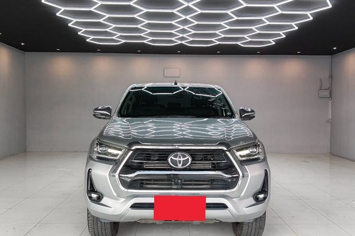 REVO 4WD 2022 2.8 HIGHT AT DOUBLE CAB SILVER  3804 full