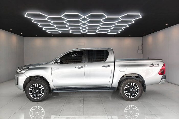 REVO 4WD 2022 2.8 HIGHT AT DOUBLE CAB SILVER  3804 full