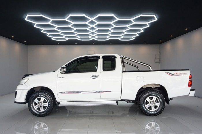 VIGO 2WD 2013 2.7J MT SMART CAB WHITE  3890 full