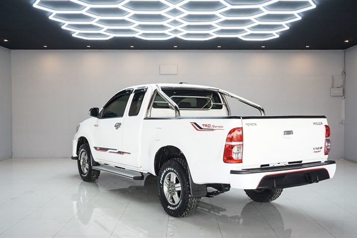 VIGO 2WD 2013 2.7J MT SMART CAB WHITE  3890 full