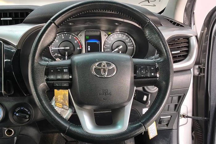 REVO 4WD 2021 2.4 MID MT DOUBLE CAB SILVER 4103 full