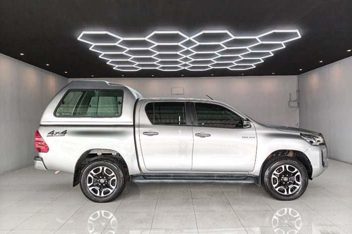 REVO 4WD 2021 2.4 MID MT DOUBLE CAB SILVER 4103 full