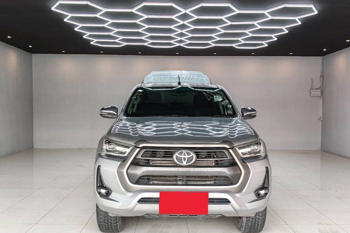 REVO 4WD 2021 2.4 MID MT DOUBLE CAB SILVER 4103 full