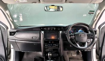 TOYOTA 2WD 2023 2.4V AT FORTUNER WHITE  5390 full