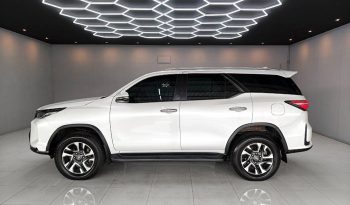 TOYOTA 2WD 2023 2.4V AT FORTUNER WHITE  5390 full