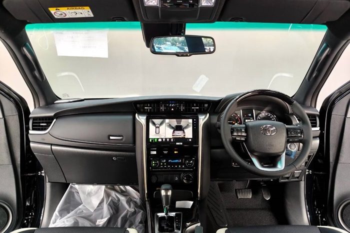 TOYOTA 4WD 2026 2.8V LEGEDER AT FORTUNER BLACK  61881 full
