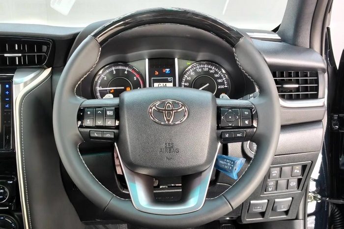 TOYOTA 4WD 2026 2.8V LEGEDER AT FORTUNER BLACK  61881 full