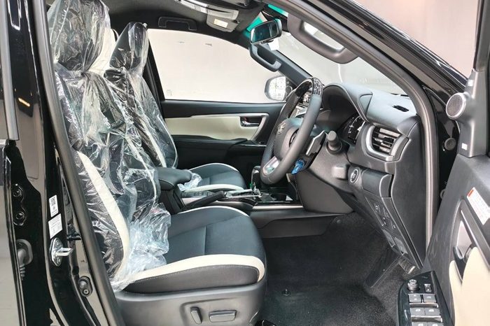 TOYOTA 4WD 2026 2.8V LEGEDER AT FORTUNER BLACK  61881 full