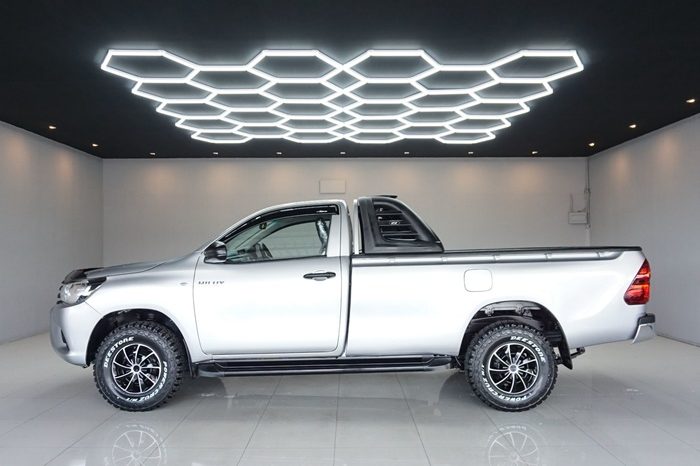 REVO 2WD 2019 2.4J MT STANDARD SILVER  6576 full