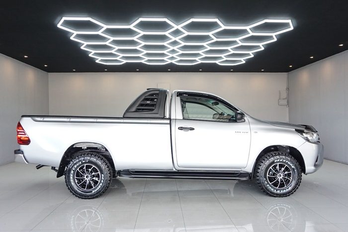 REVO 2WD 2019 2.4J MT STANDARD SILVER  6576 full